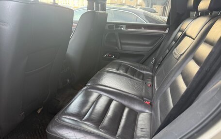 Volkswagen Touareg III, 2005 год, 550 000 рублей, 6 фотография