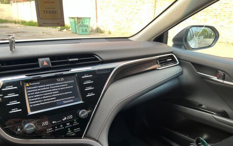 Toyota Camry, 2019 год, 2 150 000 рублей, 16 фотография