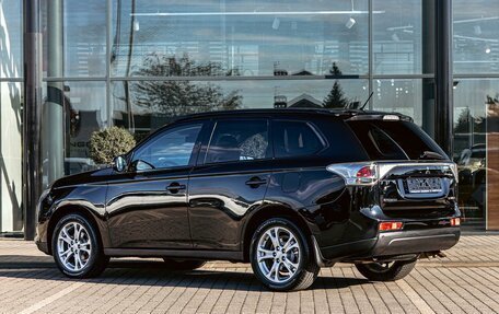Mitsubishi Outlander III рестайлинг 3, 2014 год, 1 335 000 рублей, 4 фотография