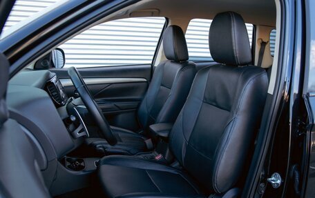 Mitsubishi Outlander III рестайлинг 3, 2014 год, 1 335 000 рублей, 11 фотография