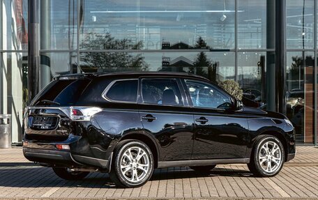 Mitsubishi Outlander III рестайлинг 3, 2014 год, 1 335 000 рублей, 6 фотография