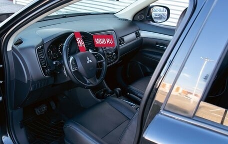 Mitsubishi Outlander III рестайлинг 3, 2014 год, 1 335 000 рублей, 13 фотография