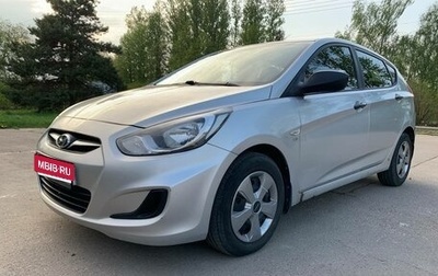 Hyundai Solaris II рестайлинг, 2011 год, 620 000 рублей, 1 фотография