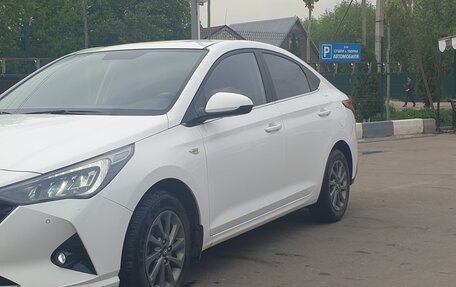 Hyundai Solaris II рестайлинг, 2021 год, 1 240 000 рублей, 2 фотография