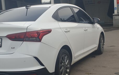 Hyundai Solaris II рестайлинг, 2021 год, 1 240 000 рублей, 4 фотография
