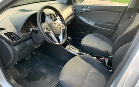Hyundai Solaris II рестайлинг, 2011 год, 620 000 рублей, 11 фотография