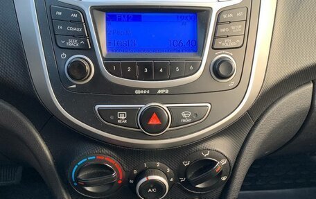 Hyundai Solaris II рестайлинг, 2011 год, 620 000 рублей, 16 фотография