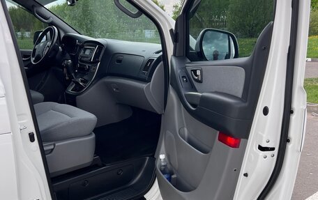 Hyundai H-1 II рестайлинг, 2021 год, 3 750 000 рублей, 5 фотография