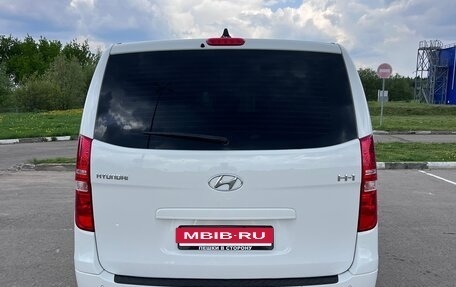 Hyundai H-1 II рестайлинг, 2021 год, 3 750 000 рублей, 3 фотография