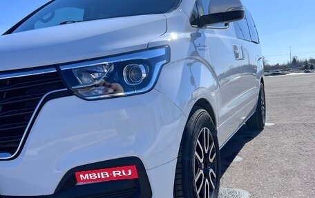 Hyundai H-1 II рестайлинг, 2021 год, 3 750 000 рублей, 12 фотография