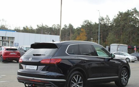 Volkswagen Touareg III, 2020 год, 5 950 000 рублей, 5 фотография
