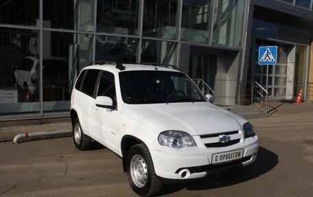 Chevrolet Niva I рестайлинг, 2015 год, 522 000 рублей, 3 фотография