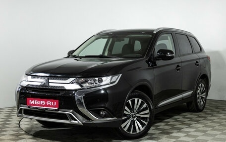 Mitsubishi Outlander III рестайлинг 3, 2020 год, 2 649 700 рублей, 1 фотография