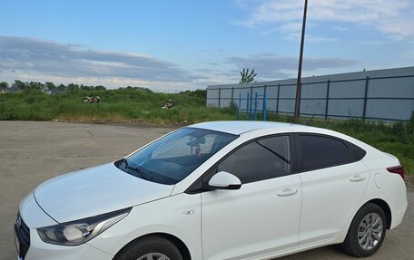 Hyundai Solaris II рестайлинг, 2019 год, 1 300 000 рублей, 3 фотография