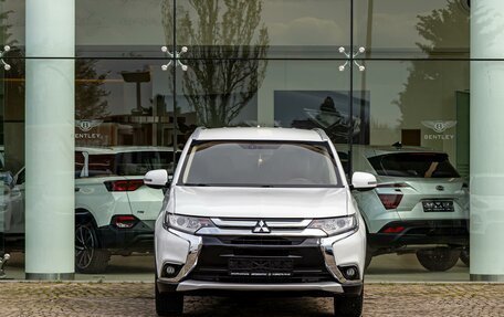 Mitsubishi Outlander III рестайлинг 3, 2017 год, 1 595 000 рублей, 2 фотография