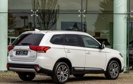 Mitsubishi Outlander III рестайлинг 3, 2017 год, 1 595 000 рублей, 6 фотография