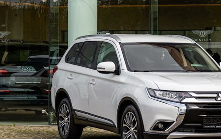 Mitsubishi Outlander III рестайлинг 3, 2017 год, 1 595 000 рублей, 7 фотография