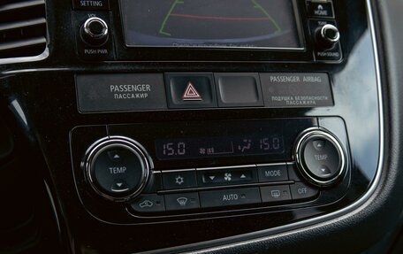 Mitsubishi Outlander III рестайлинг 3, 2017 год, 1 595 000 рублей, 15 фотография