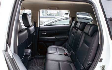 Mitsubishi Outlander III рестайлинг 3, 2017 год, 1 595 000 рублей, 17 фотография