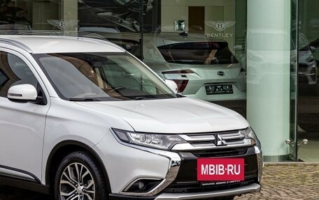 Mitsubishi Outlander III рестайлинг 3, 2017 год, 1 595 000 рублей, 8 фотография