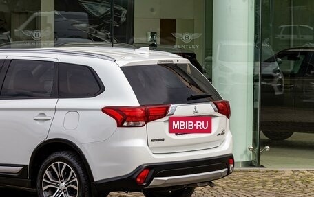 Mitsubishi Outlander III рестайлинг 3, 2017 год, 1 595 000 рублей, 10 фотография