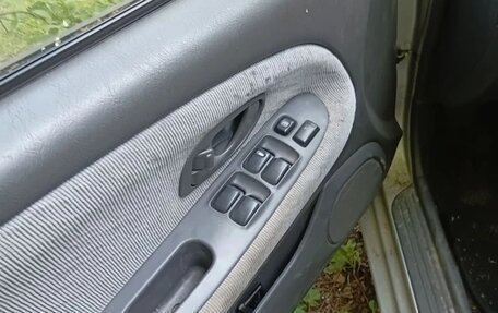 Mitsubishi Mirage VI рестайлинг, 2001 год, 80 000 рублей, 4 фотография