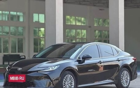 Toyota Camry, 2024 год, 3 450 000 рублей, 2 фотография