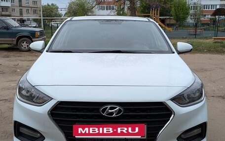 Hyundai Solaris II рестайлинг, 2018 год, 1 360 000 рублей, 2 фотография