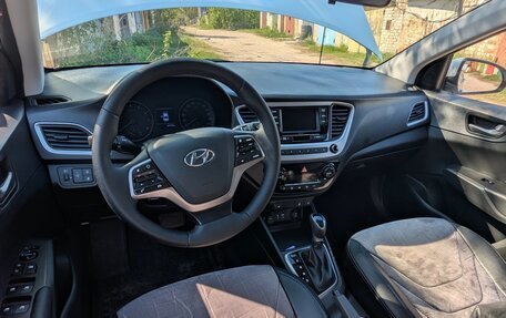 Hyundai Solaris II рестайлинг, 2018 год, 1 360 000 рублей, 24 фотография