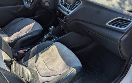 Hyundai Solaris II рестайлинг, 2018 год, 1 360 000 рублей, 28 фотография