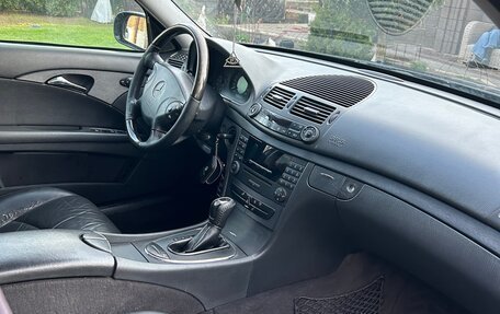 Mercedes-Benz E-Класс, 2004 год, 749 999 рублей, 11 фотография