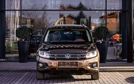 Volkswagen Tiguan I, 2015 год, 1 395 000 рублей, 2 фотография