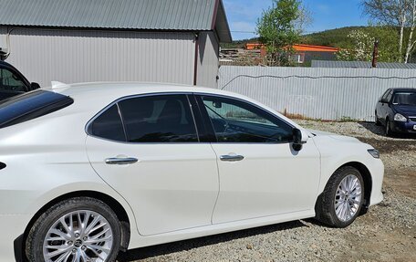 Toyota Camry, 2019 год, 2 700 000 рублей, 3 фотография