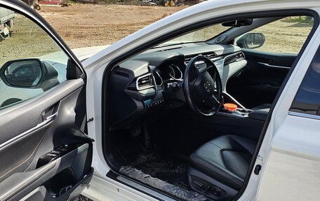 Toyota Camry, 2019 год, 2 700 000 рублей, 5 фотография
