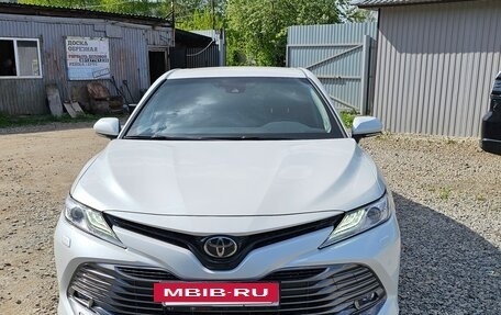 Toyota Camry, 2019 год, 2 700 000 рублей, 4 фотография