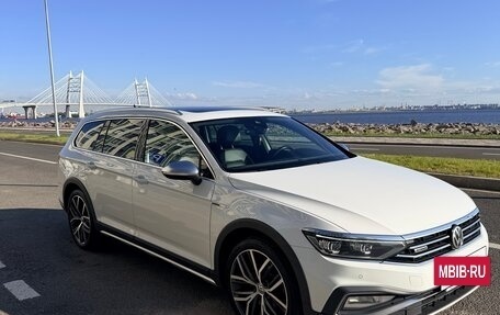 Volkswagen Passat B8 рестайлинг, 2019 год, 3 800 000 рублей, 2 фотография