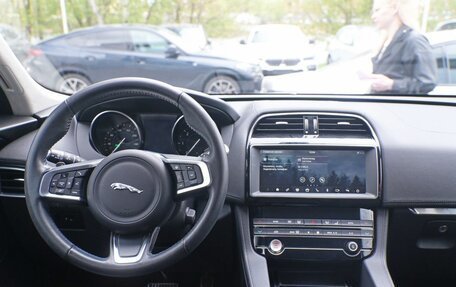 Jaguar F-Pace, 2019 год, 3 450 000 рублей, 14 фотография