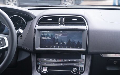 Jaguar F-Pace, 2019 год, 3 450 000 рублей, 16 фотография
