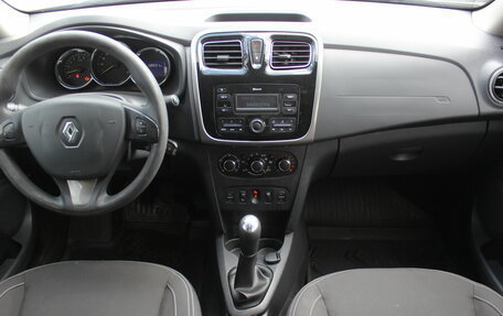 Renault Logan II, 2017 год, 687 000 рублей, 7 фотография