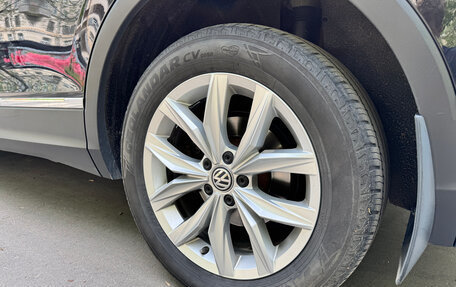 Volkswagen Tiguan II, 2018 год, 2 200 000 рублей, 7 фотография
