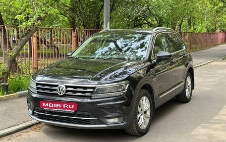 Volkswagen Tiguan II, 2018 год, 2 200 000 рублей, 3 фотография