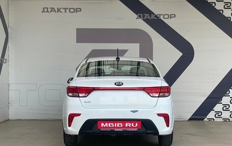 KIA Rio IV, 2017 год, 877 000 рублей, 6 фотография