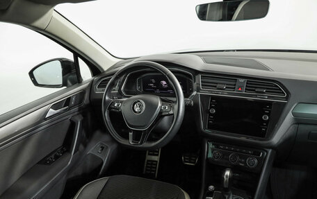 Volkswagen Tiguan II, 2019 год, 2 499 000 рублей, 9 фотография