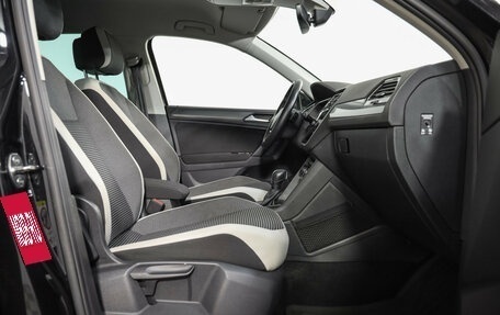 Volkswagen Tiguan II, 2019 год, 2 499 000 рублей, 21 фотография