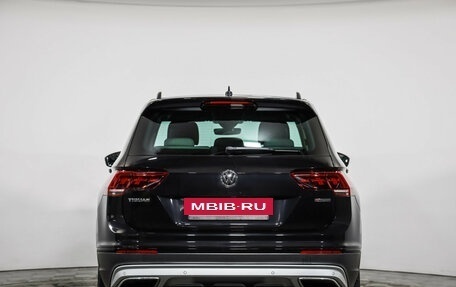 Volkswagen Tiguan II, 2019 год, 2 499 000 рублей, 6 фотография