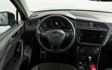 Volkswagen Tiguan II, 2019 год, 2 499 000 рублей, 11 фотография