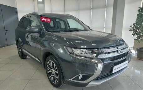 Mitsubishi Outlander III рестайлинг 3, 2016 год, 1 690 000 рублей, 3 фотография