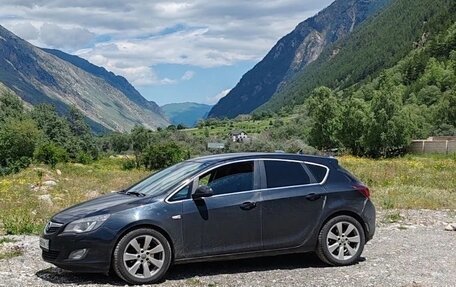 Opel Astra J, 2011 год, 795 000 рублей, 1 фотография