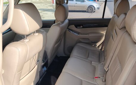 Toyota Land Cruiser Prado 120 рестайлинг, 2008 год, 2 125 000 рублей, 13 фотография