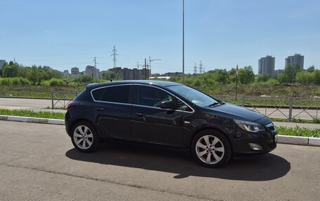 Opel Astra J, 2011 год, 795 000 рублей, 2 фотография
